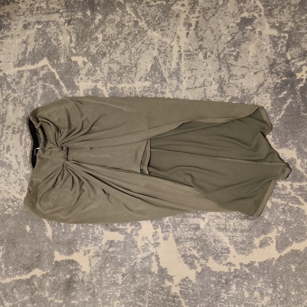 Forever 21 high low skirt - size medium